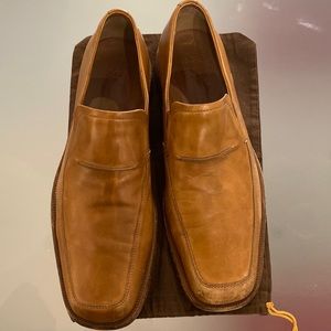 Beautiful buttery leather made in Italy hugo boss loafers.